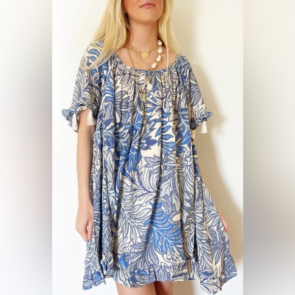Natalie Martin Dresses & Skirts - **NEW** Natalie Martin Marina Dress- Lake Blue Jungle Print